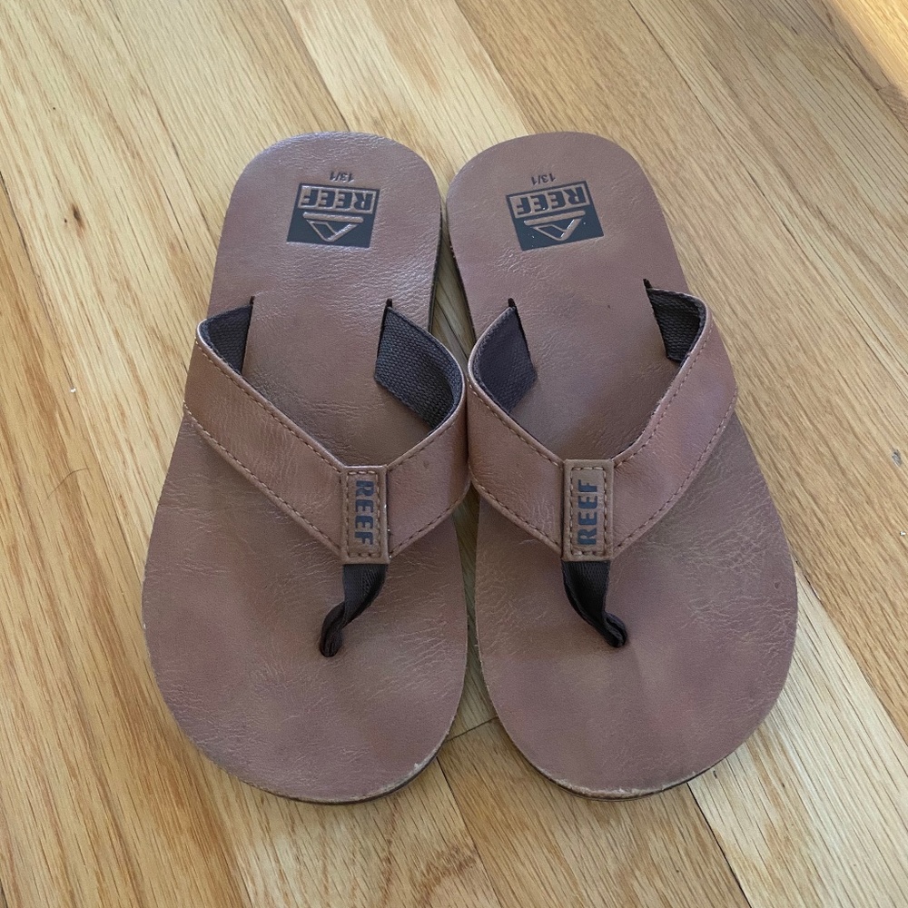 Reef boys leather flip flops